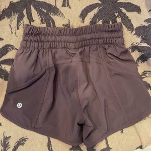 Like new Lululemon shorts Sz 4